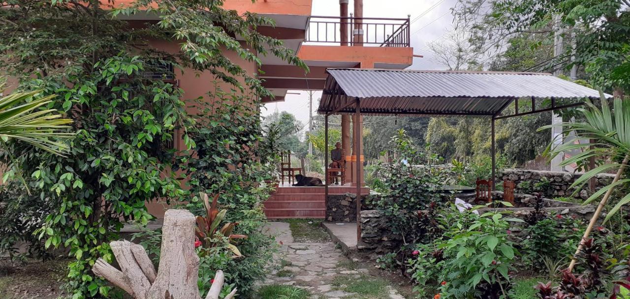 Tara Guesthouse - Sauraha,Chitwan Exterior photo
